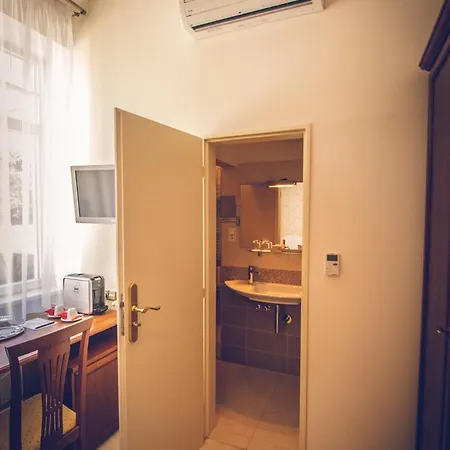 Hotel Katerina 4*